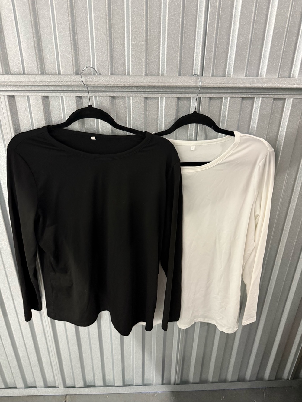 Women's Long-Sleeve Scoop Neck Top - Black & White